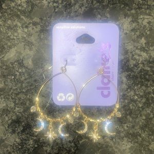 Brand New-Never been worn Hoop earrings